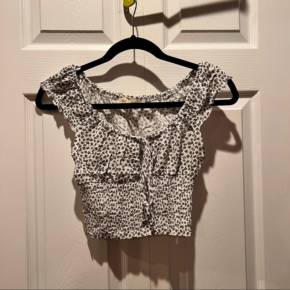 LA Hearts Green Floral Smocked Keyhole Top